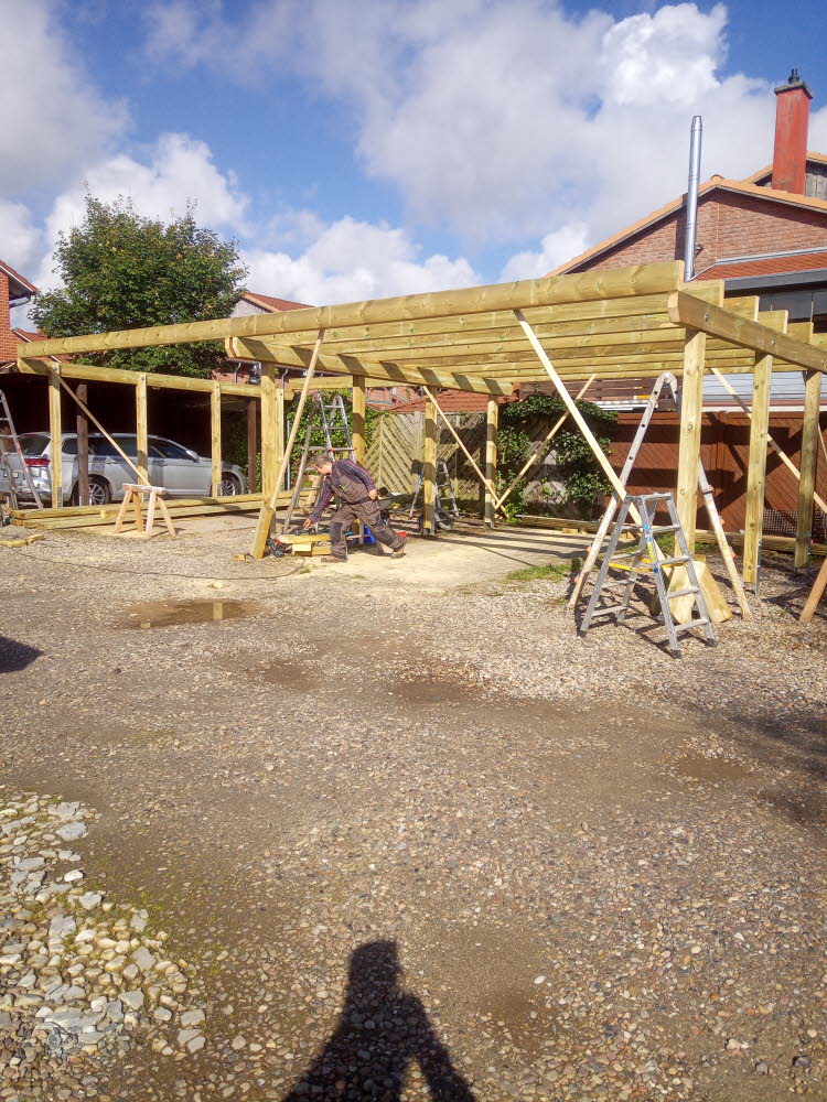 Die Dachsparren sind angebracht