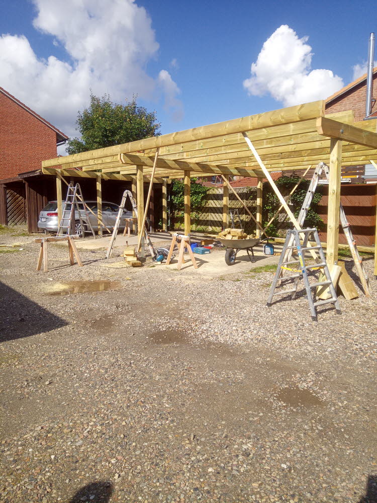 Die Windverbände werden eingebaut